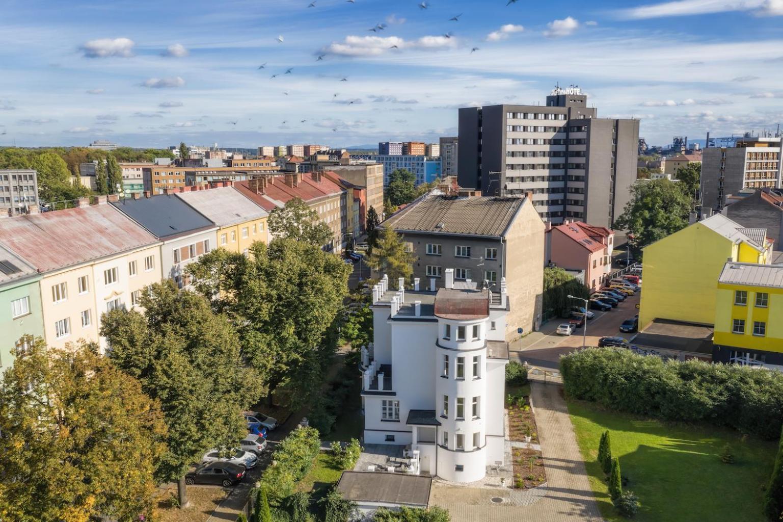 Apartments Villa Whitehouse Ostrava Exteriör bild