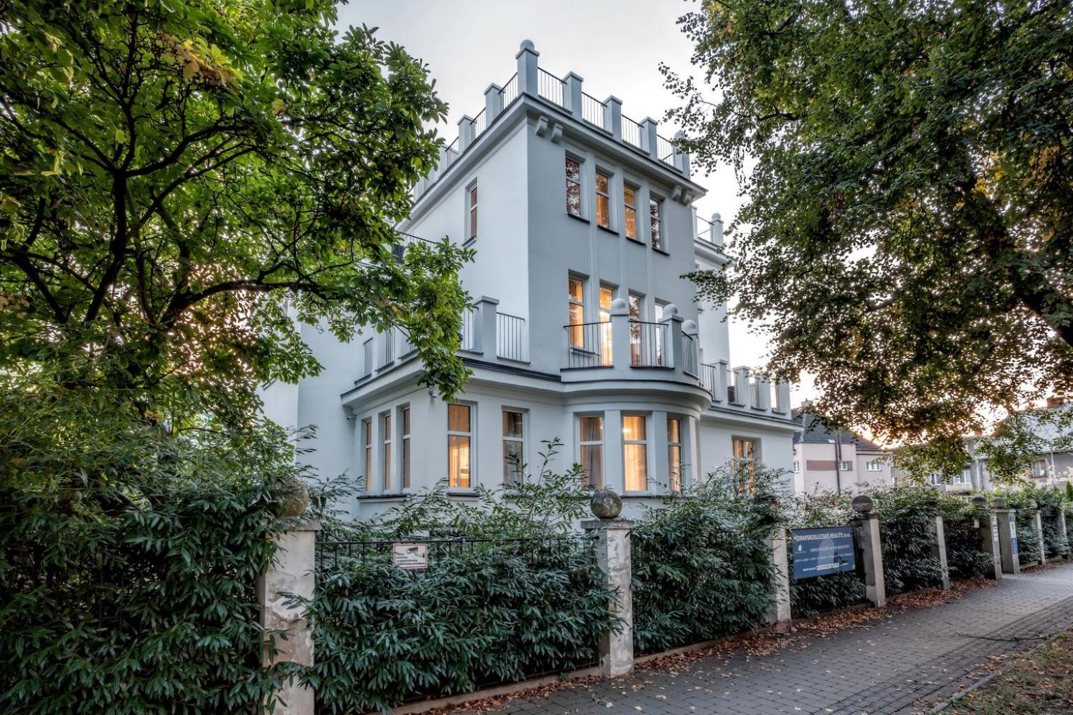 Apartments Villa Whitehouse Ostrava Exteriör bild