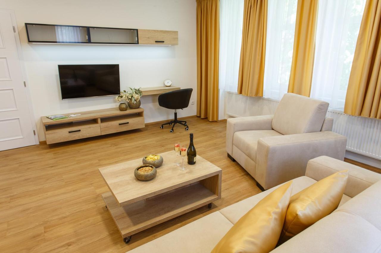 Apartments Villa Whitehouse Ostrava Exteriör bild